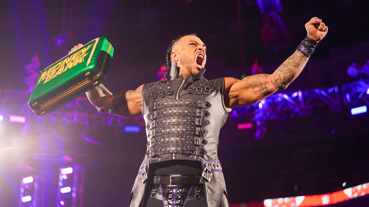 Damian Priest Hints at Potential Money in the Bank Cash-In at WrestleMania 40