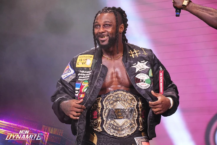 AEW Locker Room’s Morale Level Sets It Apart, According to Swerve Strickland