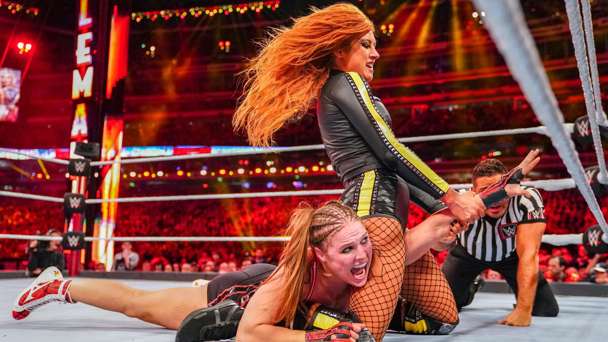 The Reason Behind Ronda Rousey’s Decision to Not Tap Out at WrestleMania 35, as Revealed by Becky Lynch
