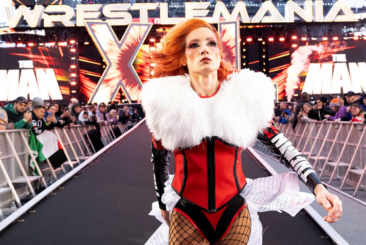 Becky Lynch Announces Return to WWE RAW: “My Vacation Is Over”